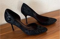 GUCCI Pumps Gr.37,5 mit Blumenmotiv Prägung Nordrhein-Westfalen - Erkrath Vorschau