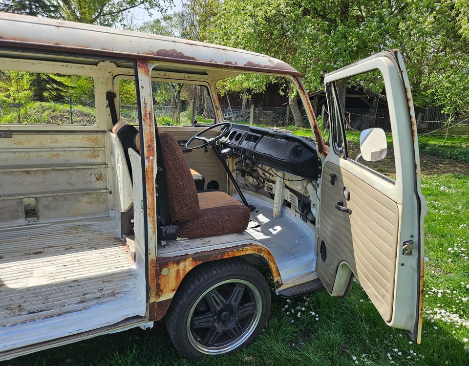 VW T2a Bus Westfalia TinTop Patina-Monster 1971 in Gaimersheim