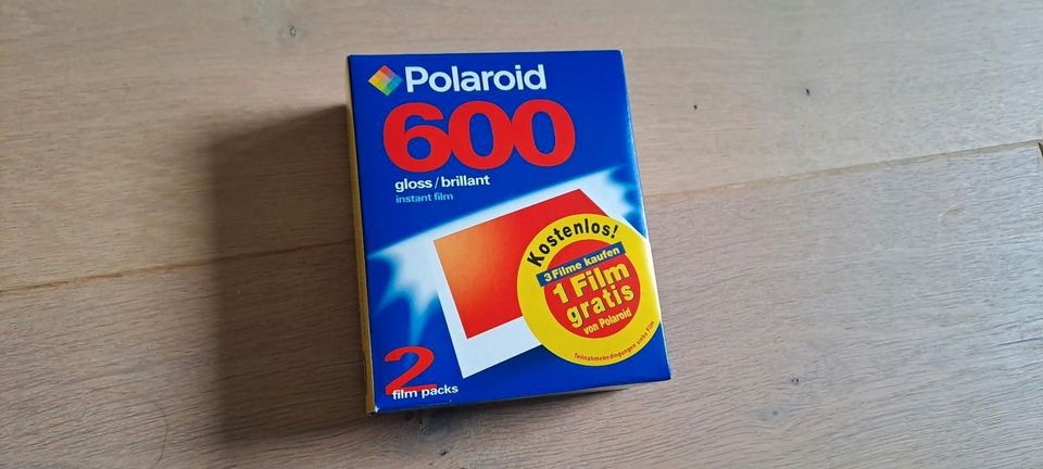 Polaroid 636 Sofortbildkamera + Filmpack in Bestensee
