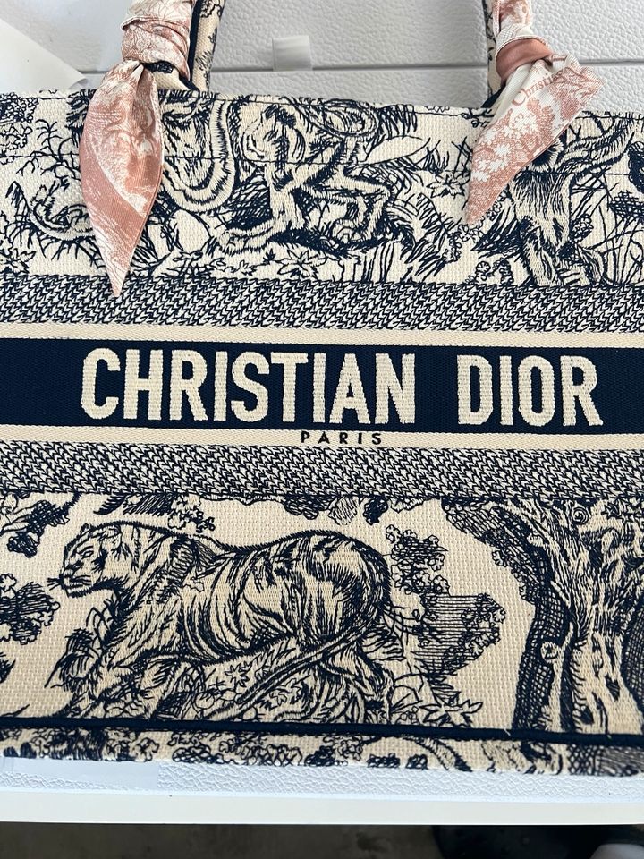 Dior Book Tote Bag mit Seidentwill in Pforzheim
