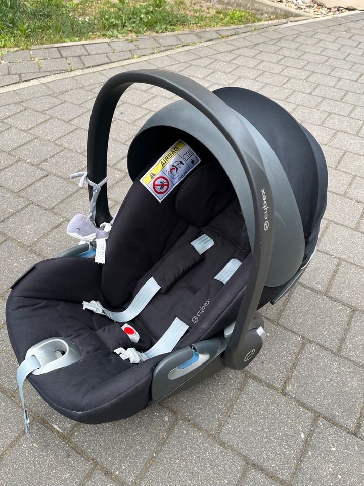 Babyschale schwarz Cybex Platinum Z i-size black MUSS WEG! in Dresden