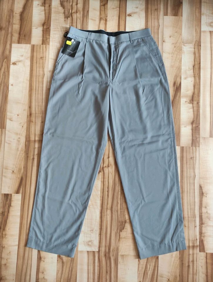 Yasha Golfhose grau, neu! Gr M Sporthose dünner Stoff in Lübbecke 