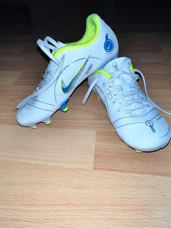 Nike, Fußballschuhe,Mercurial, 28, Schuhe, Stollen in Kempten