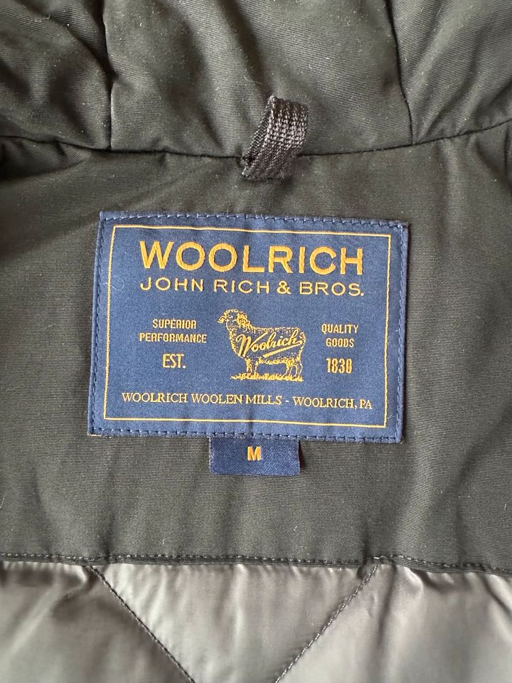 Woolrich Damen Arctic Daunen Parka Coat Schwarz M Winterjacke in Ingolstadt