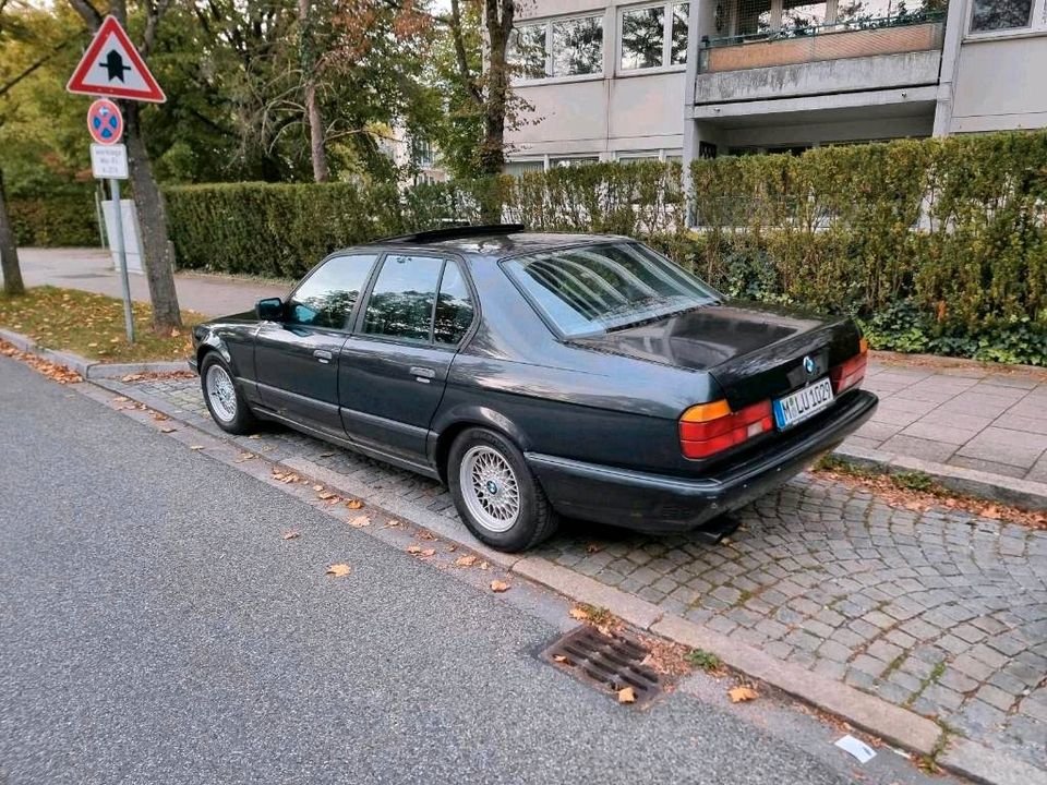 BMW 7er E32 750i V12 Shadowline Originalzustand in Gräfelfing