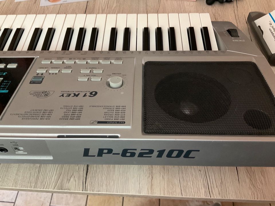Keyboard LP 6210 C in Malente