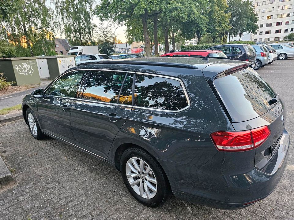 Auto Volkswagen passt unfallfrei in Schenefeld