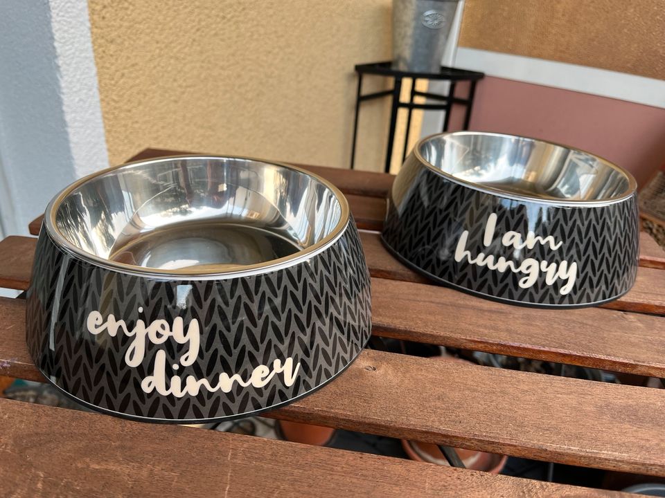 Futternäpfe mit Napfunterlage + Hundehandtuch NEU in Radebeul