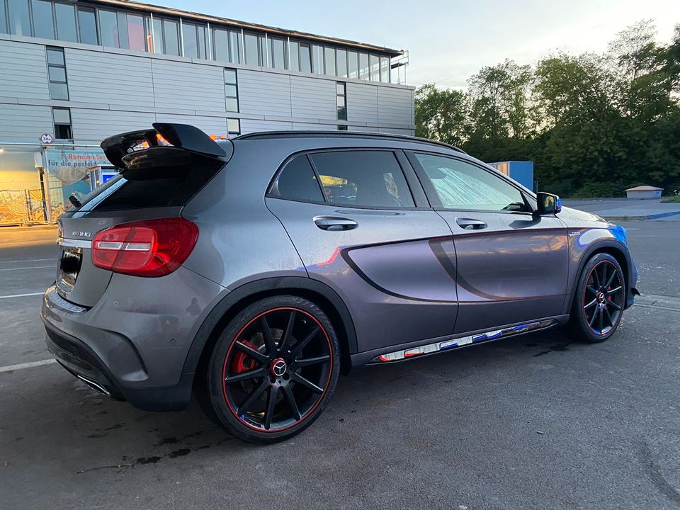 Mercedes-Benz GLA 45 AMG EDITION 1 PANO/Performance NP*82996€* in Berlin