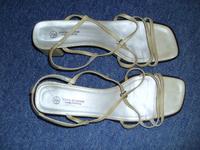 Sandalen / Riemchensandale Strass Gr 44 Your Sixth Sense * Neu * Niedersachsen - Harsum Vorschau