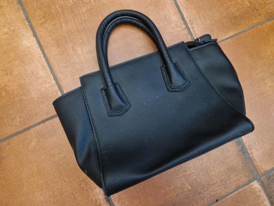 Handtasche schwarz klein in Angermünde