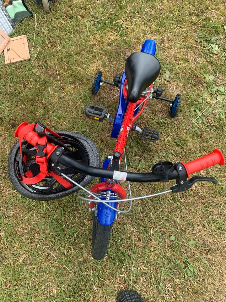 Kinderfahrrad Spiderman m ihr stützrädern in Zützen