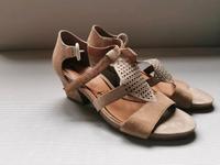 Tamaris Sandalen Wildleder 40 Niedersachsen - Winsen (Aller) Vorschau