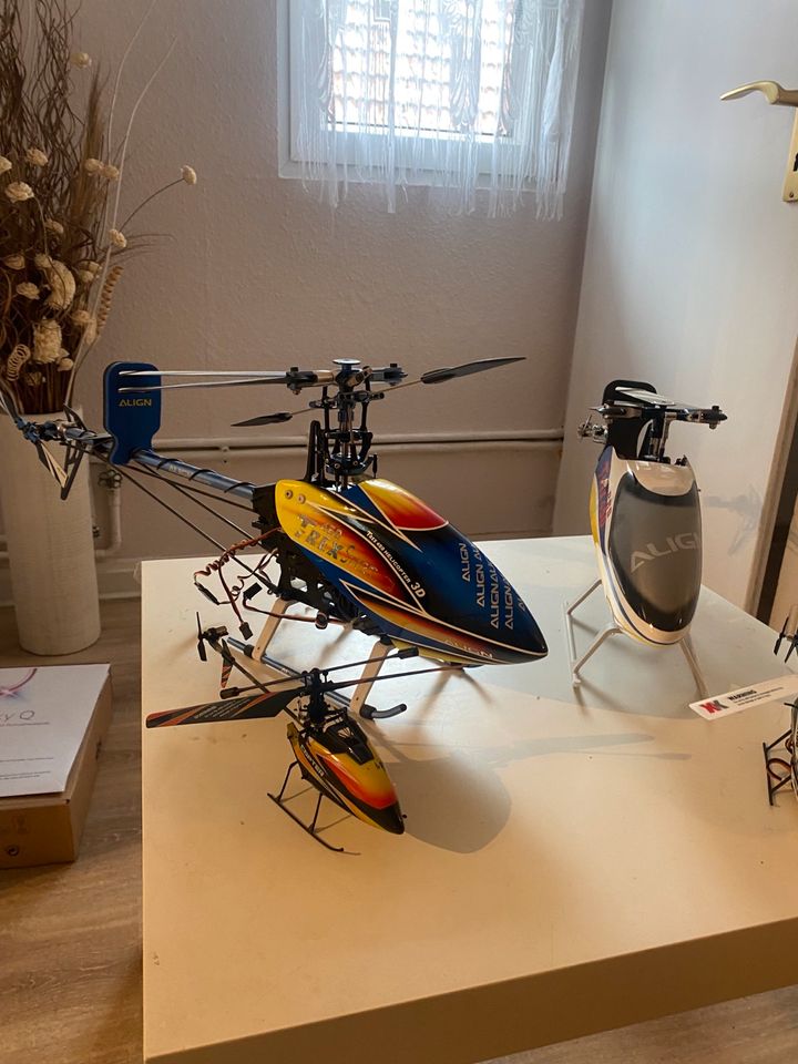 Helikoptersammlung plus viel Zubehör in Mainz