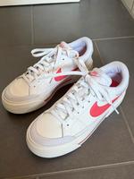 Nike Sneaker weiß 37/37,5 Bayern - Oberhaid Vorschau