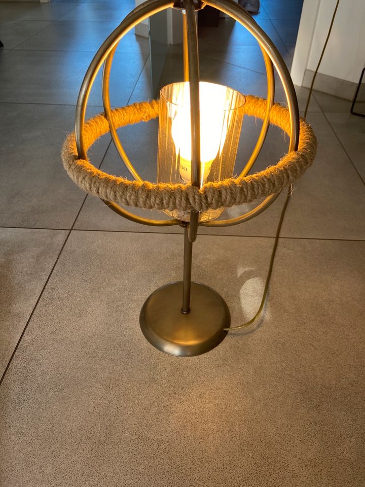 Tischlampe, Dekollampe, Vintage mit Schalter in Mönchengladbach