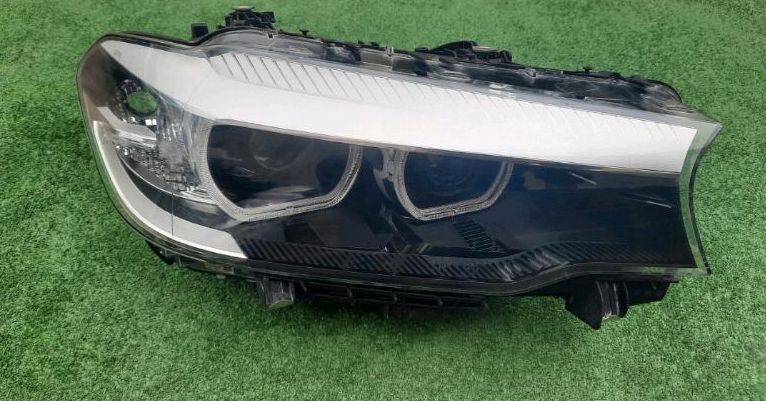 8499112 BMW G30 G31 5 voll led Scheinwerfer rechts in Brieskow-Finkenheerd