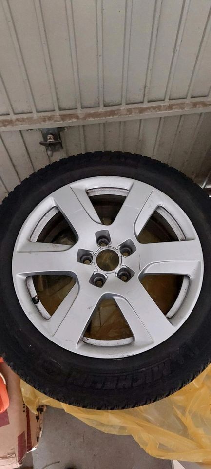 original Audi Alufelgen 17 Zoll Michelin Winterreifen 225 55 R 17 in Gescher