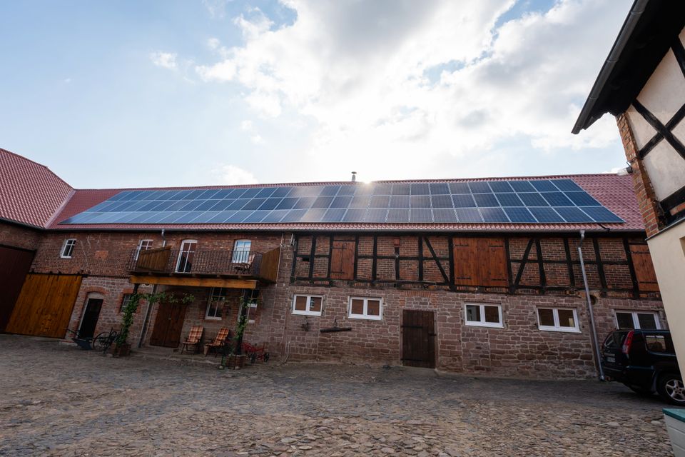 Nachhaltigkeit trifft auf Vielseitigkeit:Autarker 4-Seiten-Hof mit Land+ertragreicher Solaranlage in Ivenrode