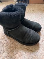 UGG Boots mit Schleife Nordrhein-Westfalen - Lemgo Vorschau