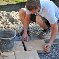 Suchen Minijobber für Garten und Pflasterarbeiten Hessen - Ottrau Vorschau