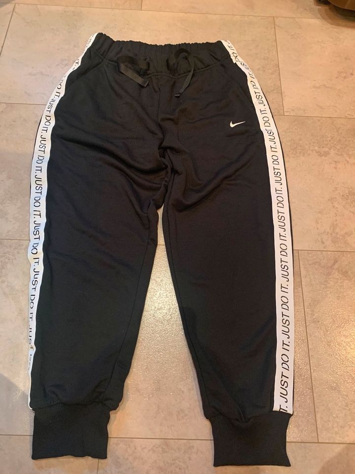 NIKE Just do it Jogginganzug Damen Gr.XS/S wie Neu in Vinningen