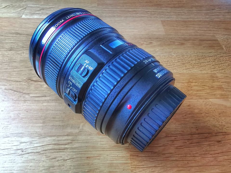 Canon EOS 5D Mark II + EF 24-105mm L IS USM Objektiv + Zubehör in Edermünde