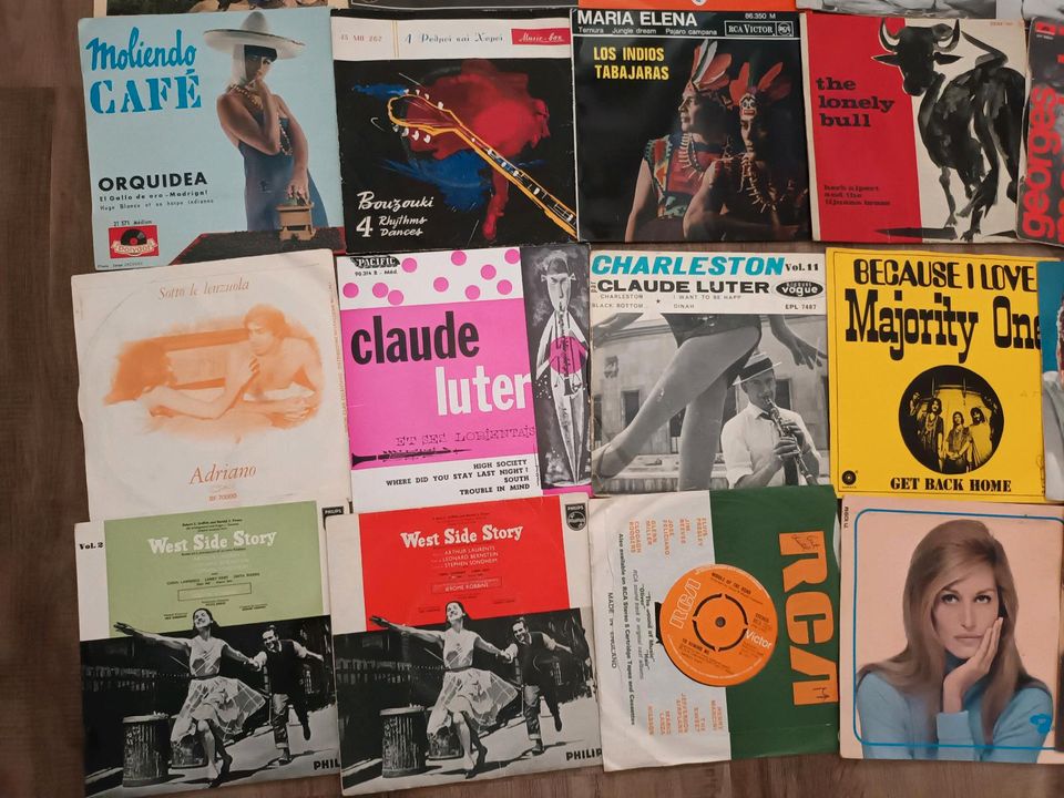 Umfangreiche 7" Schallplatten Sammlung 60er/70er in Hügelsheim