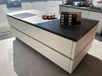 Küche neu mit Insel LINEN- Antifinger Dekton Platte! Bayern - Straubing Vorschau