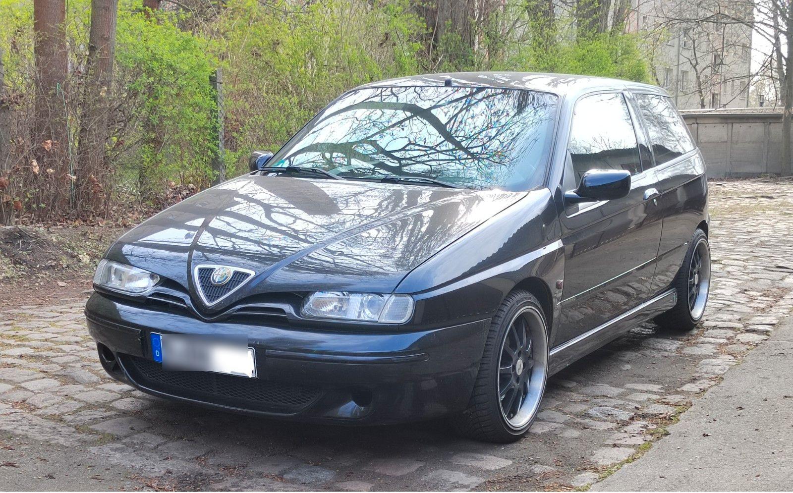 Abbildung des Autos Alfa Romeo 145 Quadrifog…
