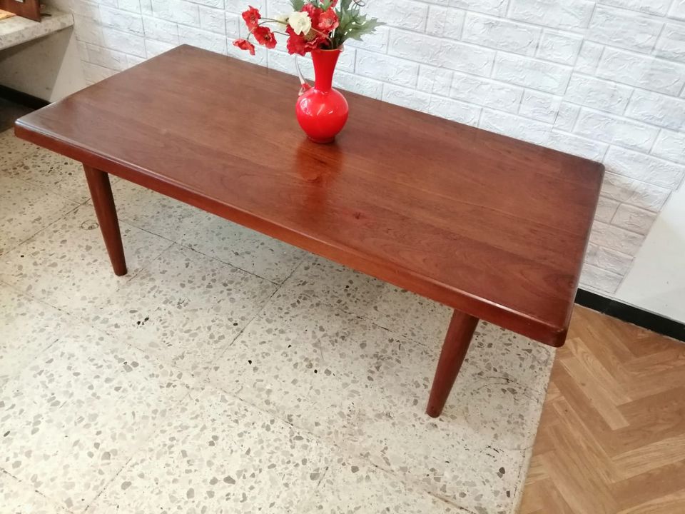 Mid Century Dänische Couchtisch Coffee Table  Beistelltisch Teak in Taunusstein