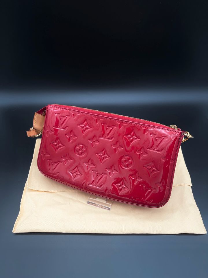 Louis Vuitton Pochette NM Vernis , rot in Lohmar