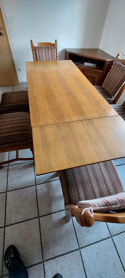 Tisch mit 6 Stühlen - Preis vorschlagen! in Warendorf