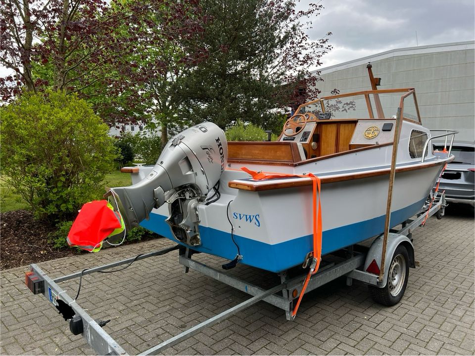 Motorboot inkl. Motor 50PS und Trailer in Hamburg