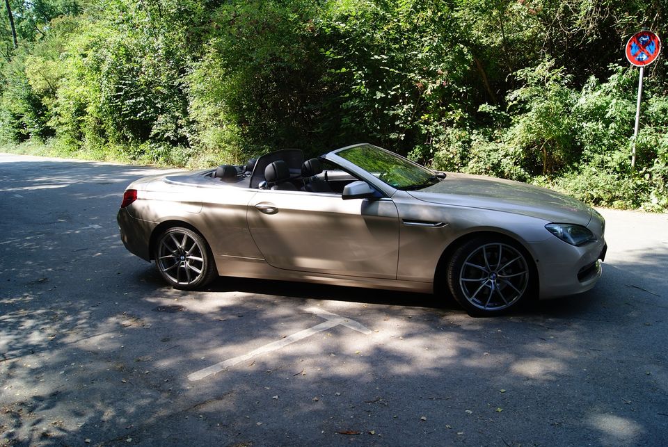 BMW 650 i F12 Cabrio Vollausstattung TÜV Neu in Wuppertal