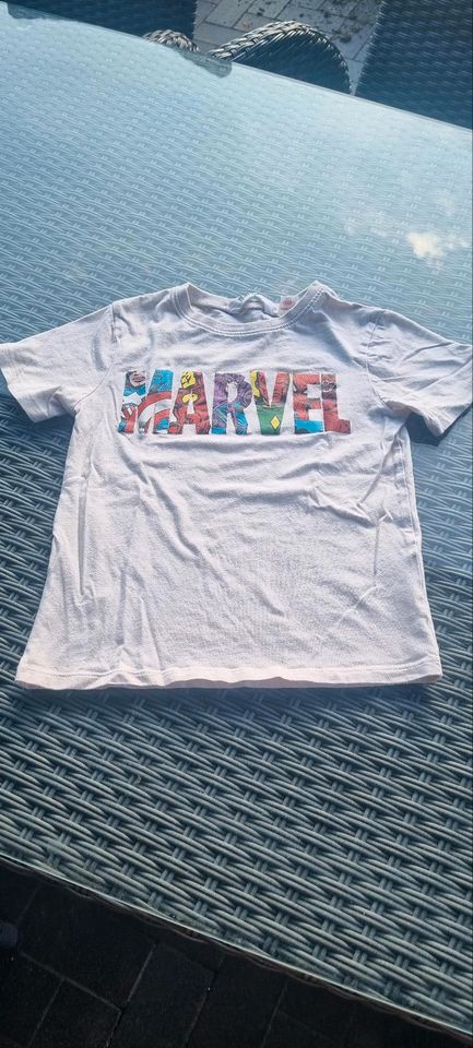 Tshirt Marvel,  H&M, Größe 110/116 in Lübow