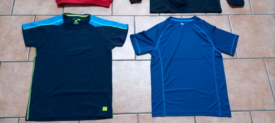 4 Sportoberteile, Gr.164, Shirts u. Pulli in Mainz