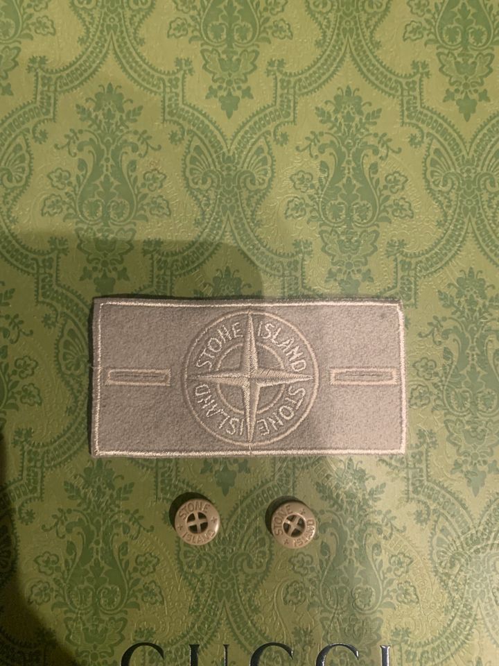 Stone island beige ghost badge in Essenheim