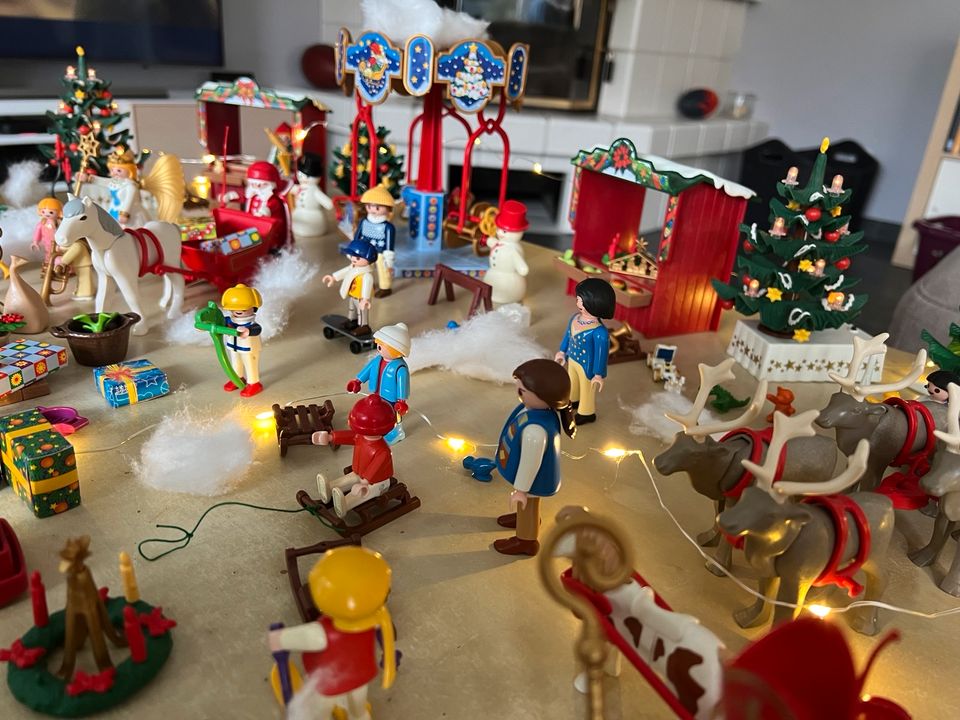 Playmobil Weihnachten Weihnachtsmarkt Konvolut in Giesen