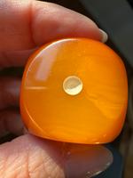 DDR Kunstharz Würfel Bakelit Catalin 2,9cm GELB ORANGE 31g Hessen - Limburg Vorschau