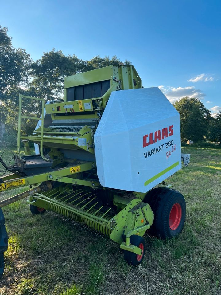 Claas Variant 280 Rundballenpresse in Hatten