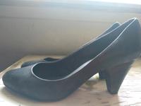 5th avenue Pumps Größe 39 Leder dunkelgrau Thüringen - Erfurt Vorschau