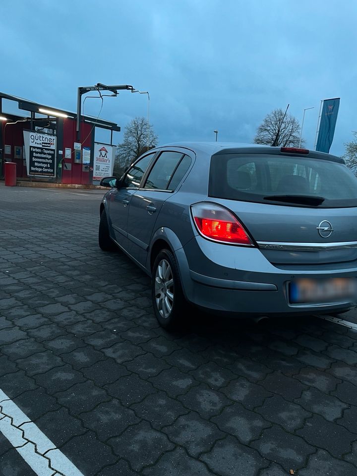 Opel Astra H 1.8 Sport in Langwedel