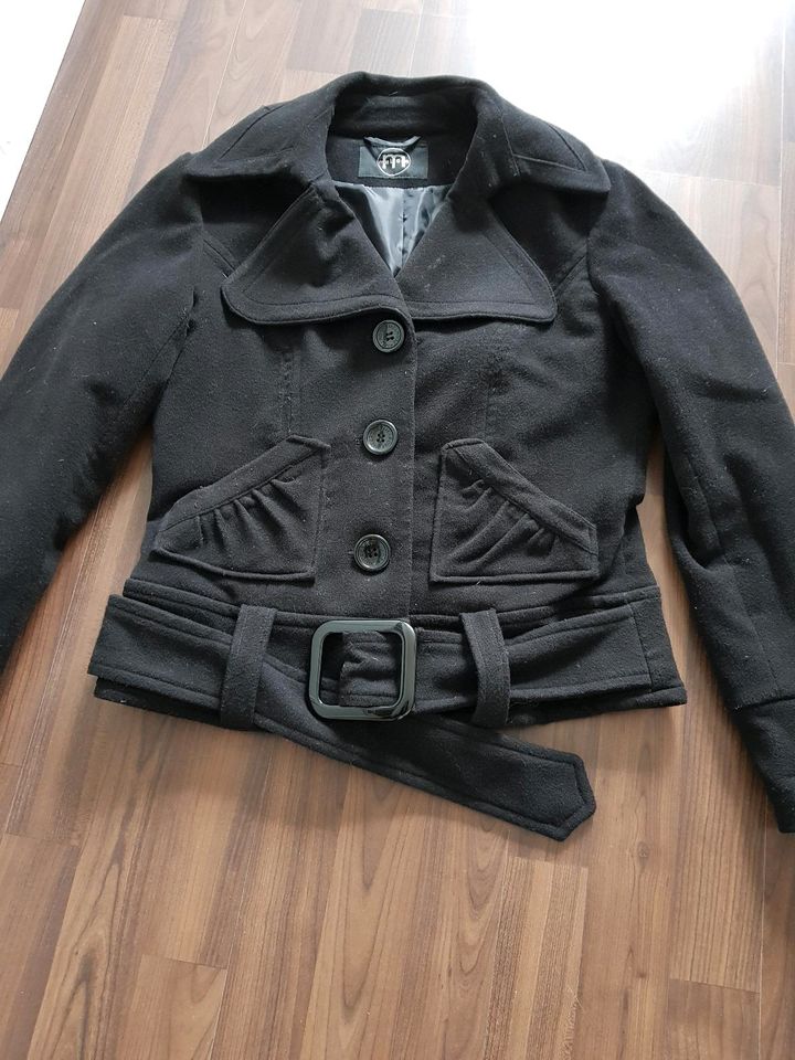 Schwarze Jacke von Melrose Gr 38 in Hodenhagen