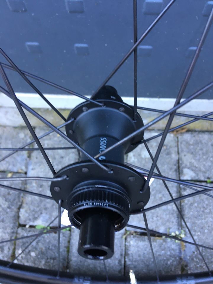 DT SWISS Rennrad Disc Centerlock Laufradsatz LRS nagelneu CERVELO in Igersheim