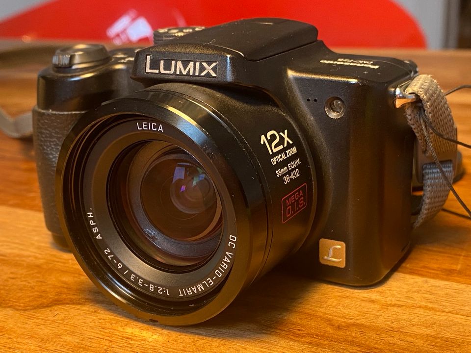 Panasonic Lumix DMC-FZ5 mit Kameratasche - Sehr guter Zustand in Wiesbaden