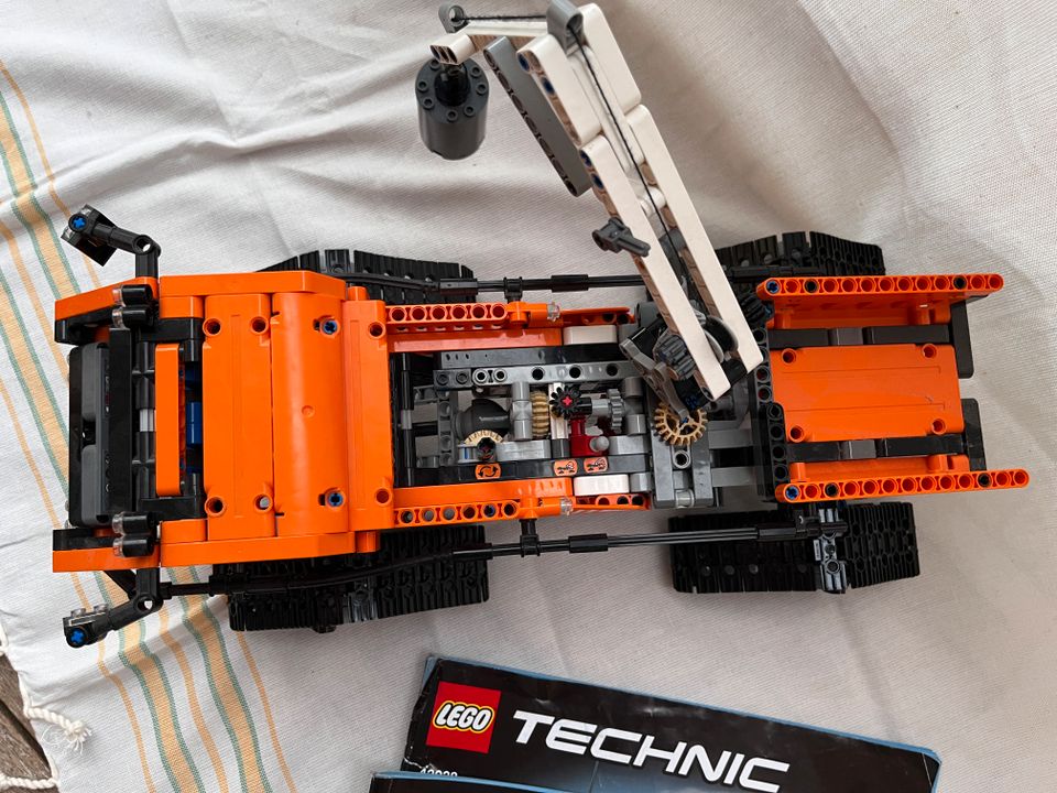 Cooles Lego Technic 42038 Arktis-Kettenfahrzeug inkl. Versand in Frankfurt am Main