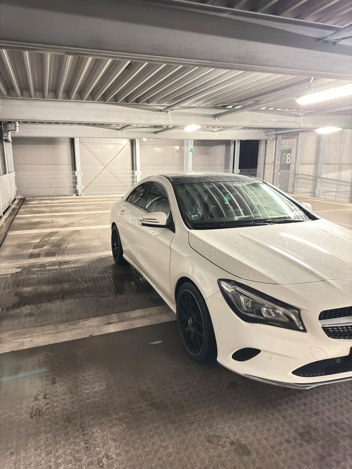 Mercedes-Benz Cla 180 Urban in Herrsching