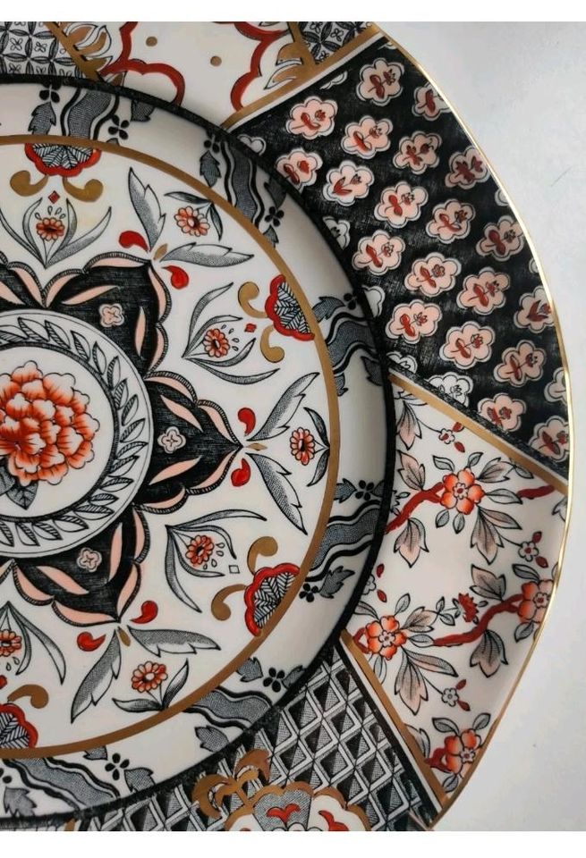 MAGNIFICENT MASON'S IRONSTONE APPLIQUÉ PATTERN 10.5" PLATE. BLACK in Büdingen