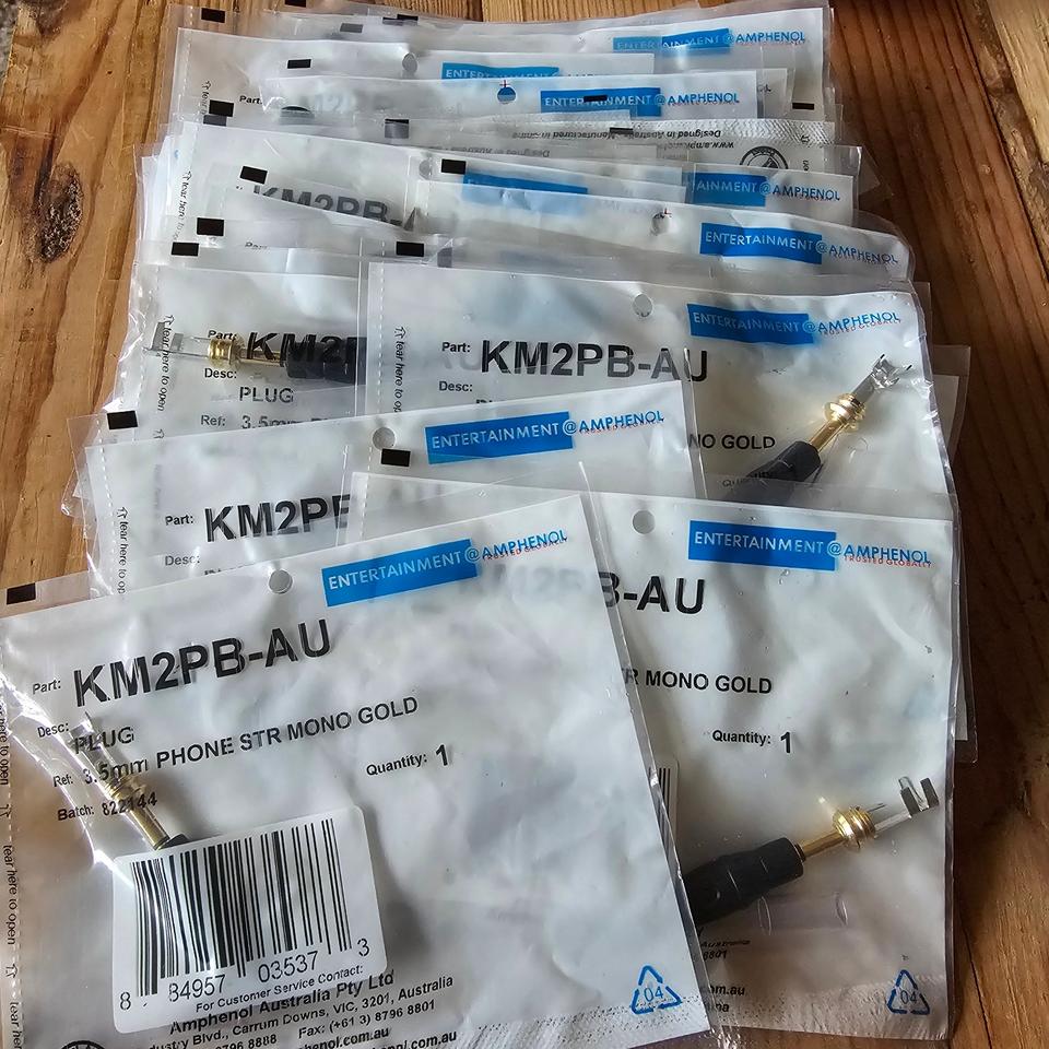 Amphenol KM2PB-AU Mini Klinkenstecker Mono 24 Stück Neuware in Mettmann